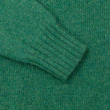 GREEN KNITTED LONG SLEEVE SHETLAND POLO SWEATER WITH SPORTS COLLAR AND BUTTONS