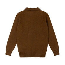 BROWN KNITTED LONG SLEEVE SHETLAND POLO SWEATER WITH SPORTS COLLAR AND BUTTONS