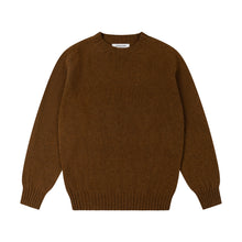 WALNUT BROWN SHETLAND CREW NECK SWEATER