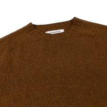 WALNUT BROWN SHETLAND CREW NECK SWEATER