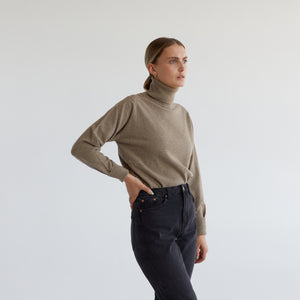 ROLL NECK - FAWN